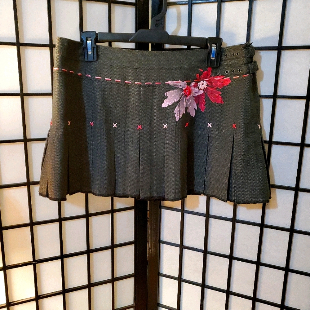 Women's pleaded floral skirt
